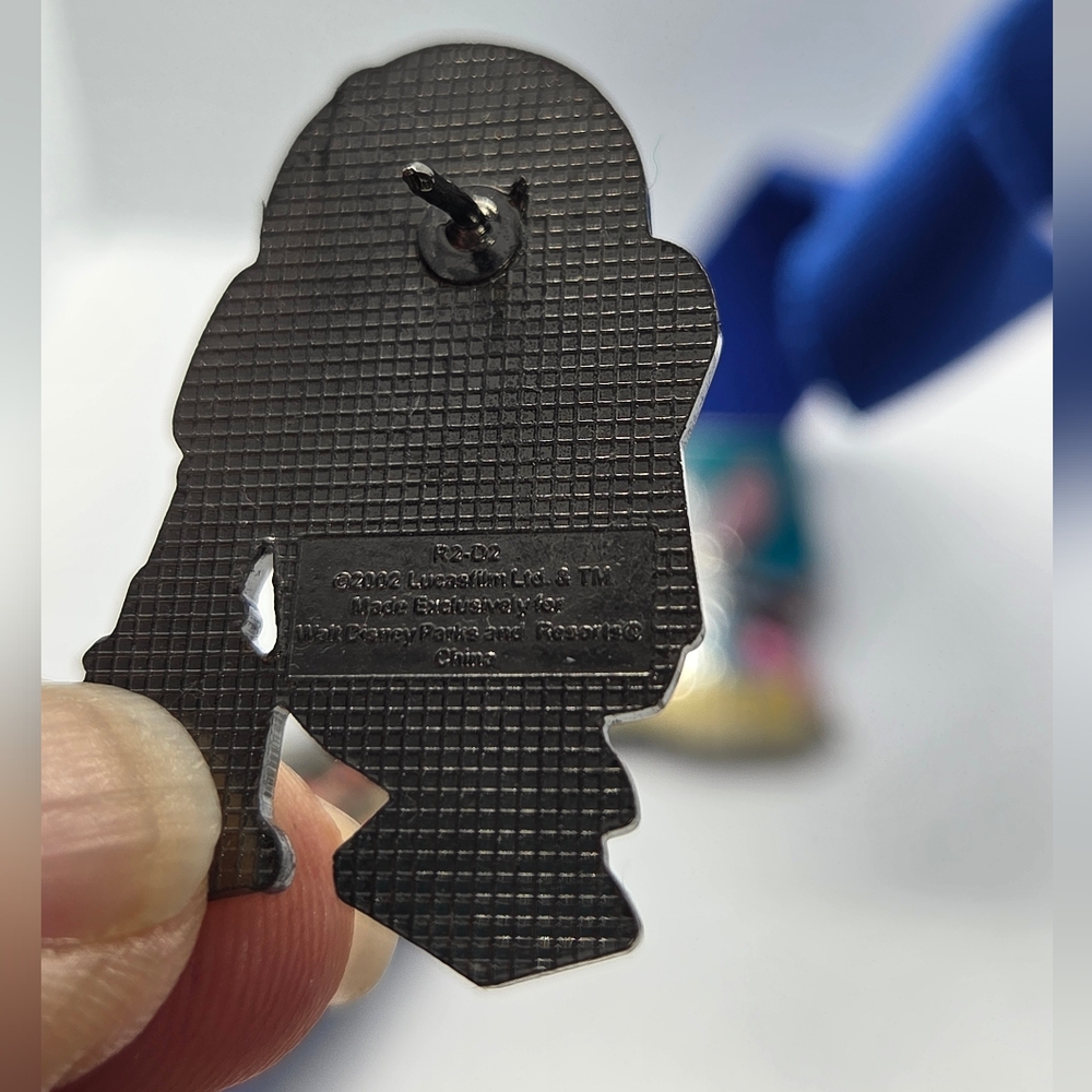 Disney R2 D2 Pin - Picture 2 of 4